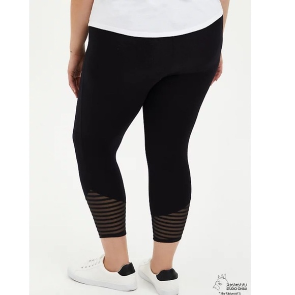 NWT TORRID HER UNIVERSE STUDIO GHIBLI KIKI LEGGING - Picture 4 of 7